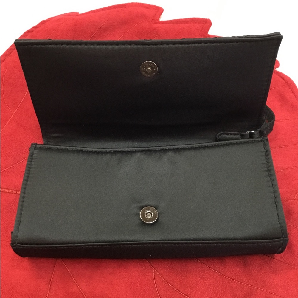 Cute Black Neiman Marcus Wristlet - Picture 2 of 4